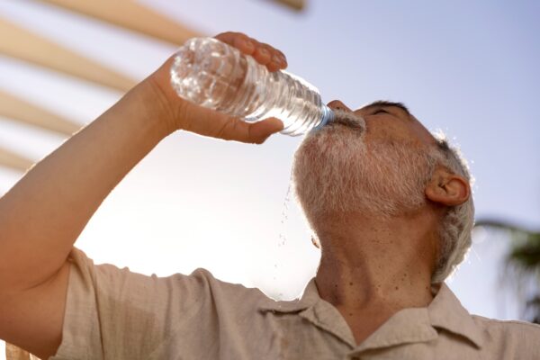 Quer ir de Férias descansado? Tem onde deixar o seu familiar Idoso? calor e os idosos